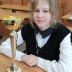Ученица ВЦО Анастасия Калинкина заняла первое место на первенстве Ленинградской области по биатлону</strong>