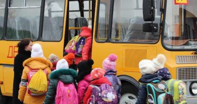 Бесплатно передвигаться по платным дорогам смогут школьные автобусы</strong>