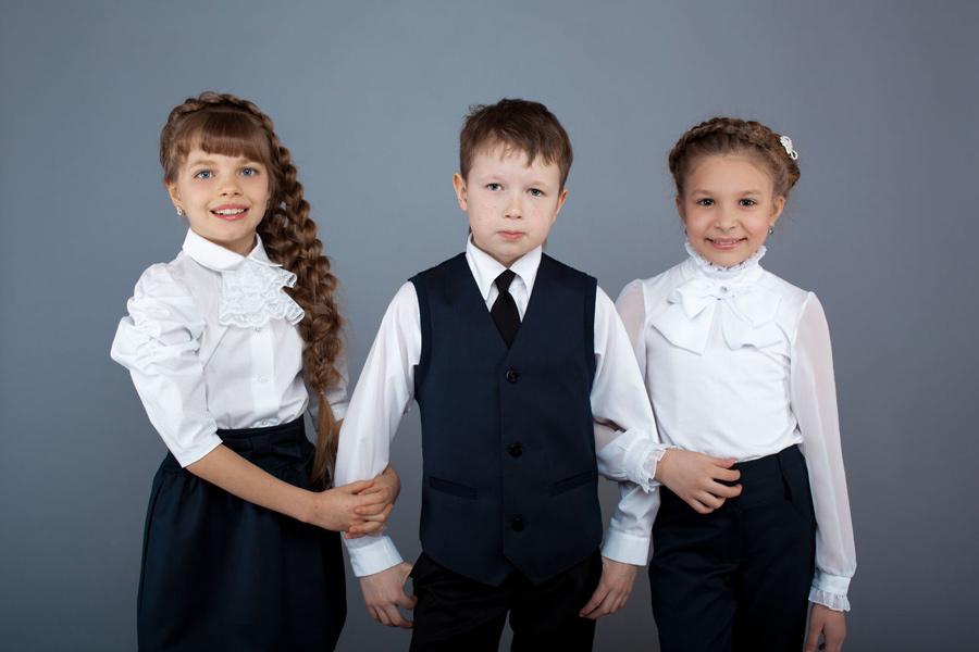 Школьная форма московской области. Школьная форма. Одежда для школьников. Школьная форма белый верх черный низ. Форма для школьников.