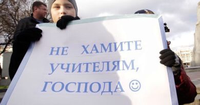 Исключать учеников из школы за нападение на учителей предложил председатель СПЧ
