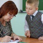 Это повысит объективность. Единые критерии оценки школьных работ разработало Минпросвещения
