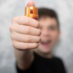 Химический ожог глаз. После двух происшествий с перцовыми баллончиками в школах Петербурга полиция проводит проверки