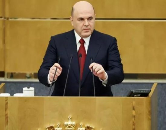 Фото: Антон Новодережкин / ТАСС. Премьер-министр Михаил Мишустин выступает с отчетом в Госдуме.